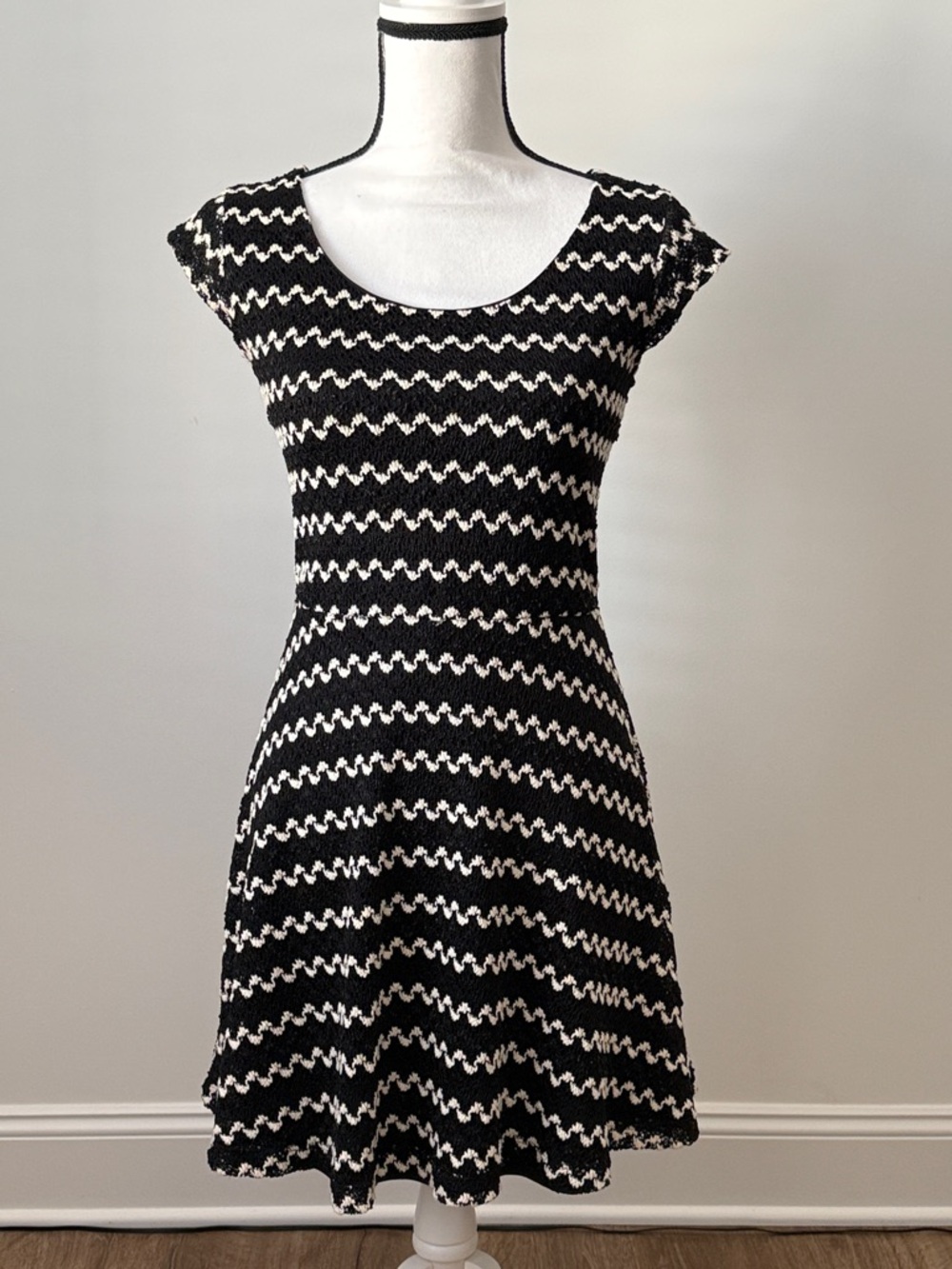 Candie’s Black and White Wave Knit Fit-and-Flare Dress